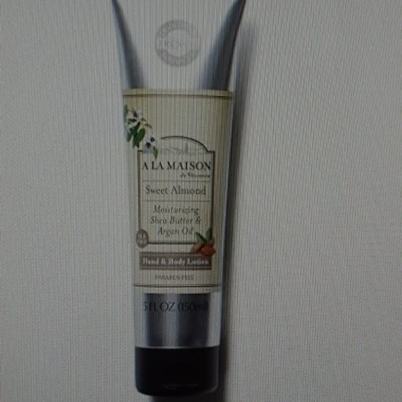 A LA MAISON de Provence Sweet Almond hand & body lotion and (4)bars of Soap - Picture 5 of 9